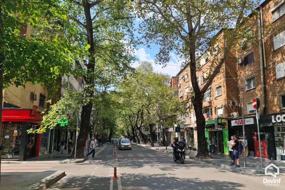 Tirane Shitje Dyqan Prane Rruges Myslym Shyri zyre dyqan klinike dentare zyre avokati parukeri